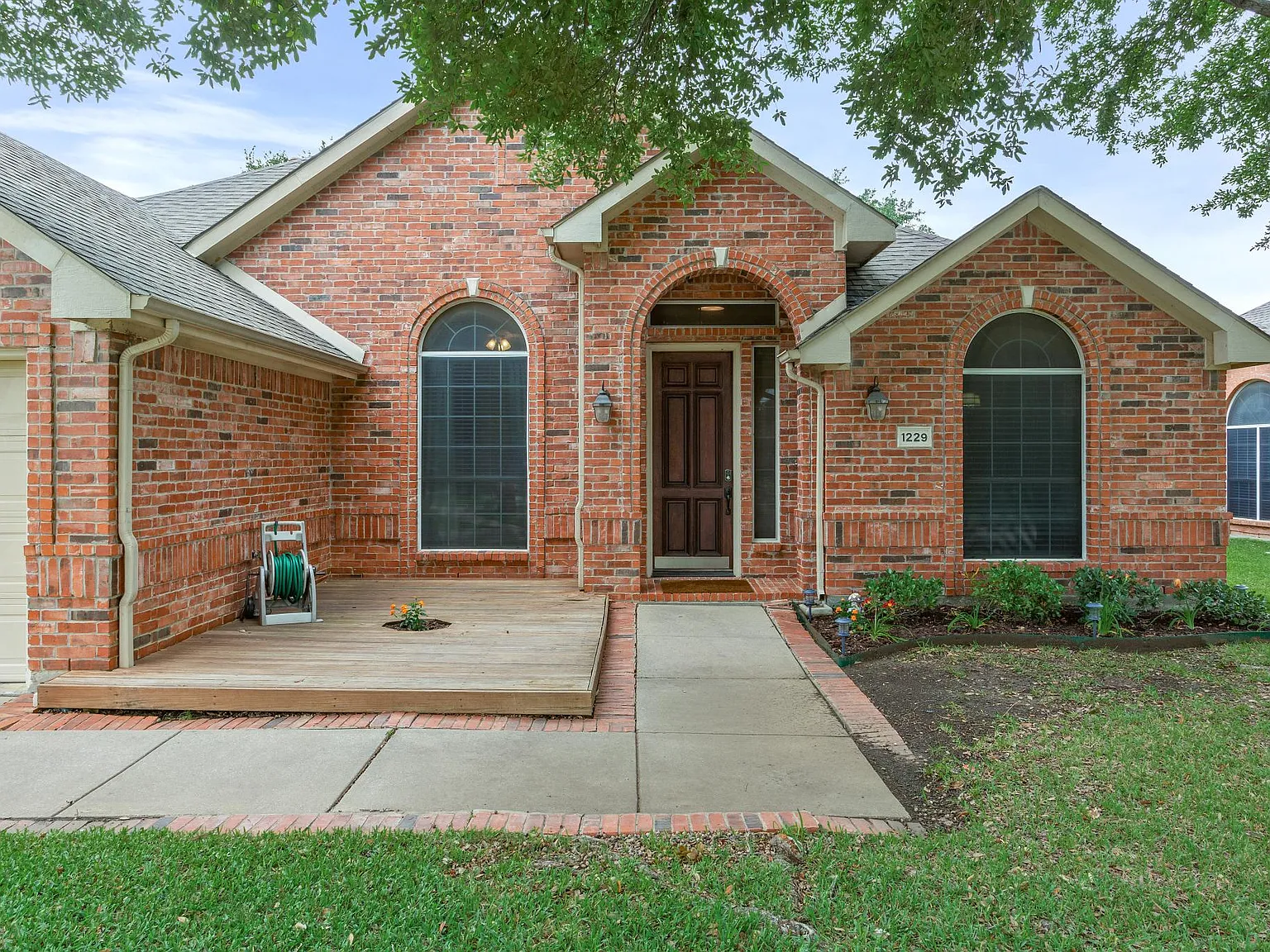 1229 Chinkapin Pl — Photo 2