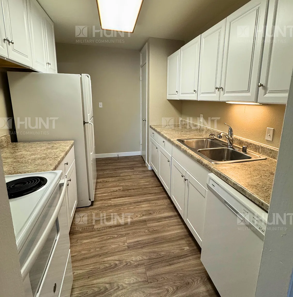 3 bed, 1096 sqft, $1,925 — Photo 2