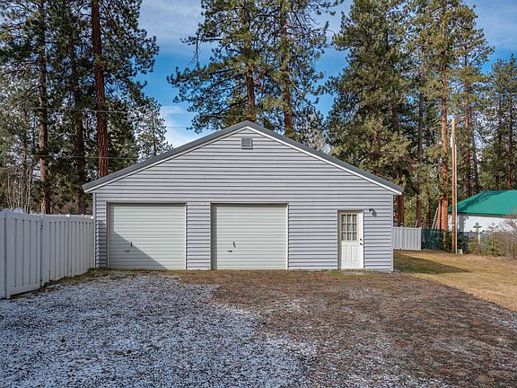 5th image of 138722 Rhododendron St