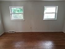 2nd image of 230 E Prospect St #230