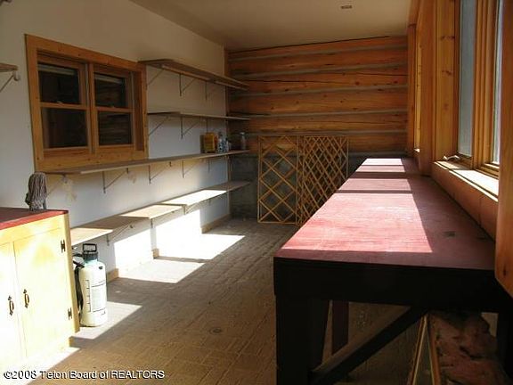 5th image of 377 W Dinwoody Lake Rd