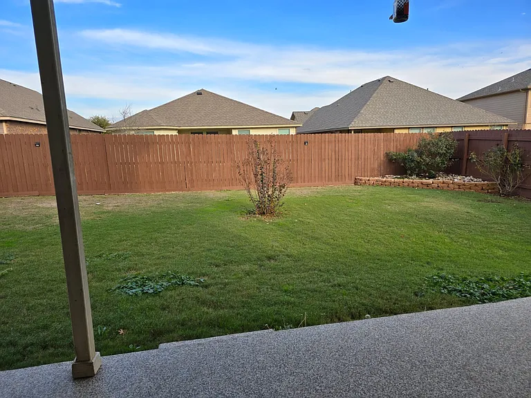 5561 Othello Dr — Photo 41