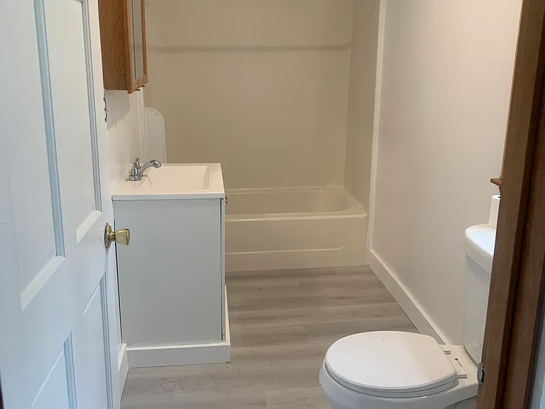 1047 S Franklin St — Photo 7
