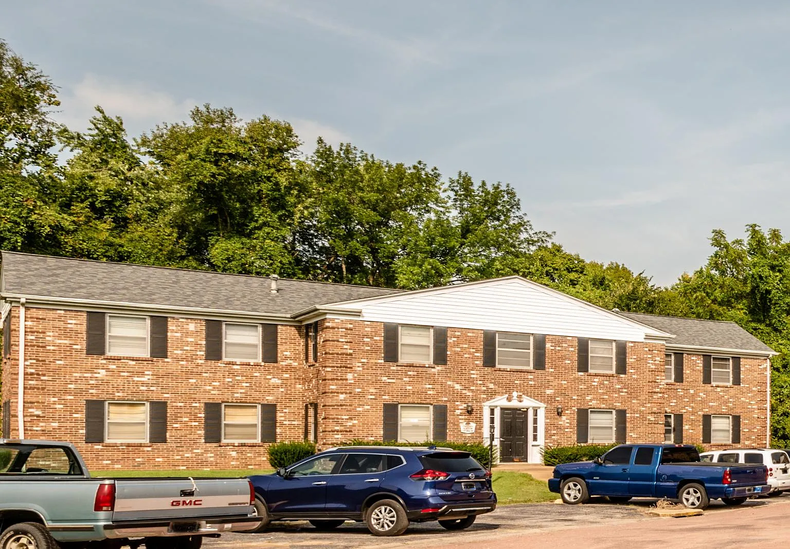 2 bed, $895 — Photo 1