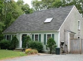 8 Ships Lantern Dr, Mashpee, MA 02649