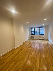 Rented by Aimee Grodanz, LREB