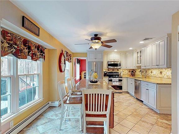 4th image of 37 Princess Wenonah Dr