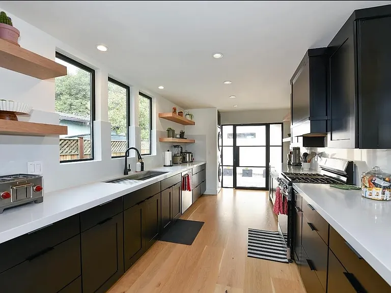 2470 W Pueblo Ave — Photo 5