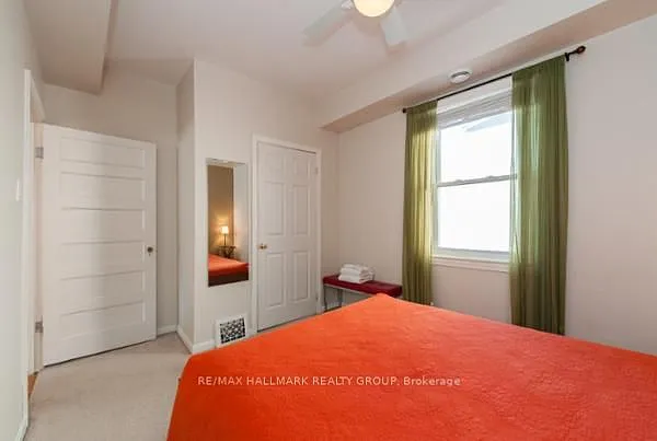 473 Clarence St E — Photo 10