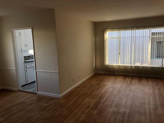 4th image of 438 S Oakhurst Dr APT 6