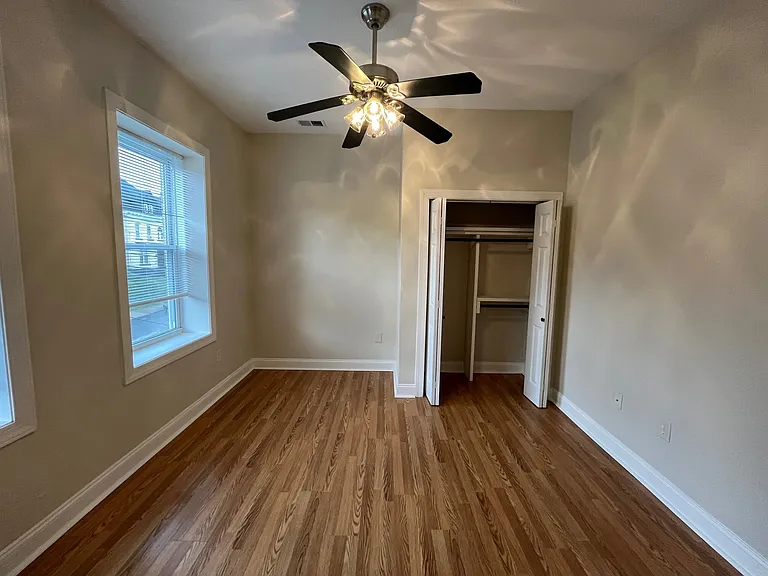 217 Stratford Ave — Photo 11