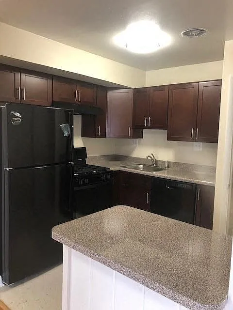 Carlyn Hill Apartments — Photo 4