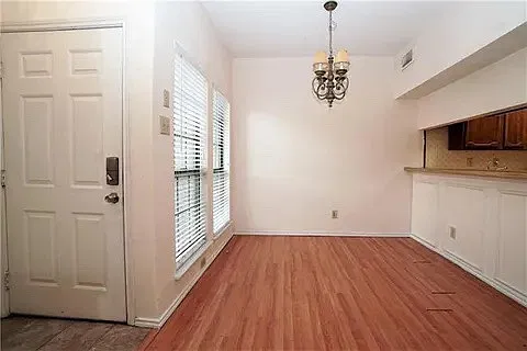 2 bed, 853 sqft, $1,450 — Photo 3
