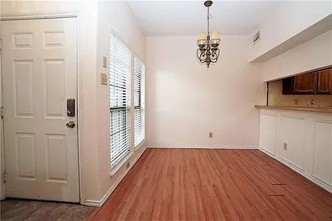 3rd image of 3101 Townbluff Dr APT 512