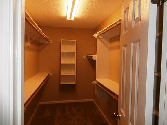 1st Flr Master Closet