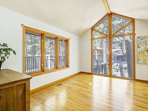 2593SunshineCanyonDr-40