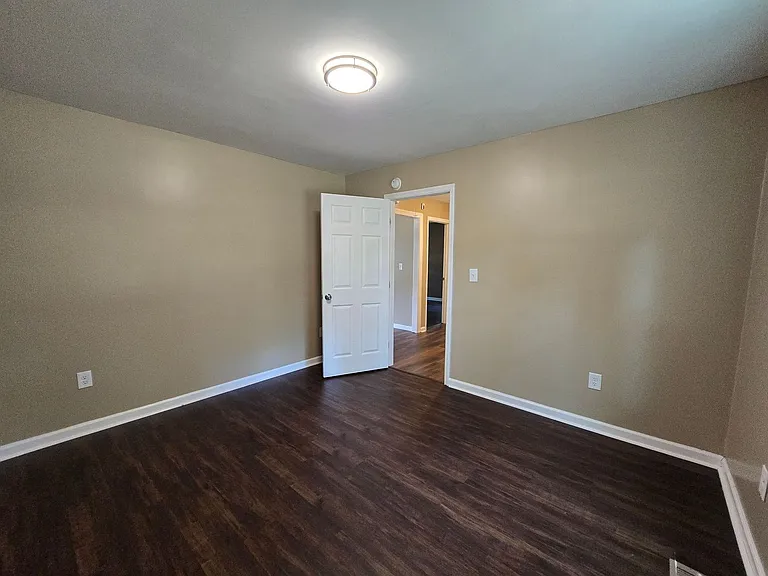 707 Miller Ave — Photo 13