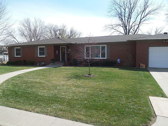 3rd image of 702 Pats Dr