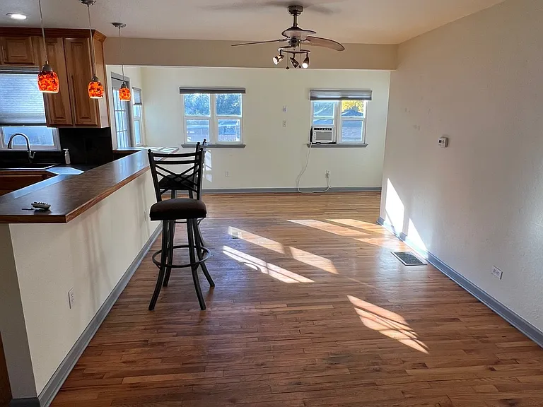 4605 Perry St — Photo 8