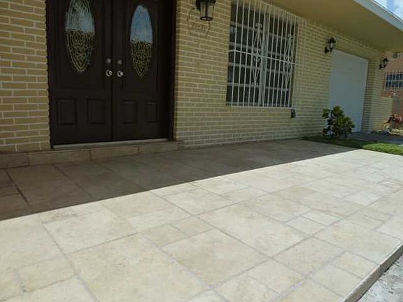 5th image of 1060 NE 163rd St