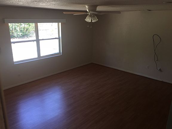 3rd image of 1341 NE 157th Ave