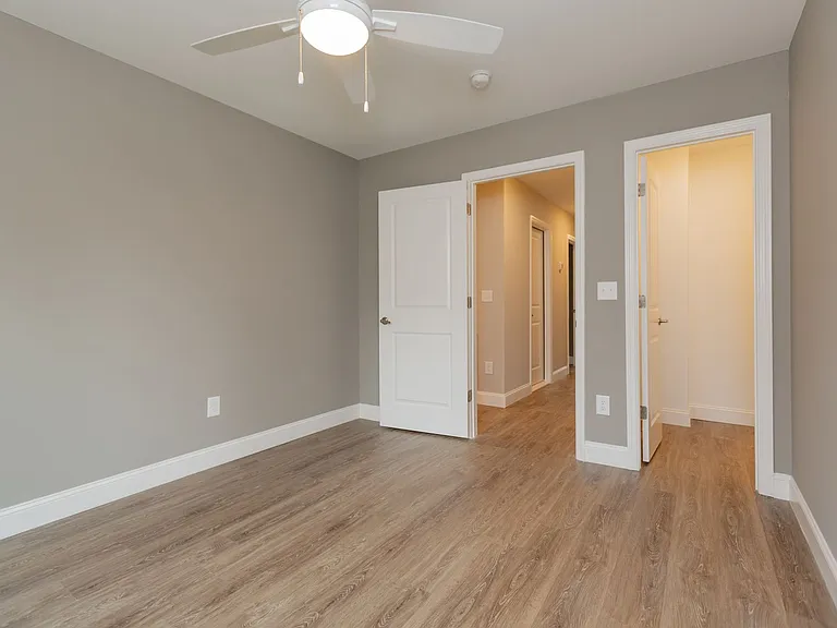 557 Strong Ave — Photo 16