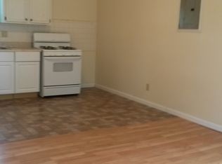 8355 Lakeview Dr, De Soto, KS 66018