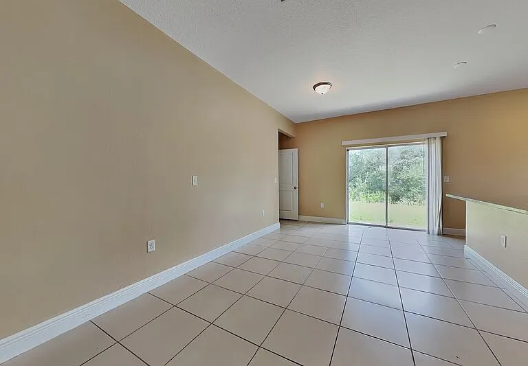 5017 SW 165th Street Rd — Photo 4