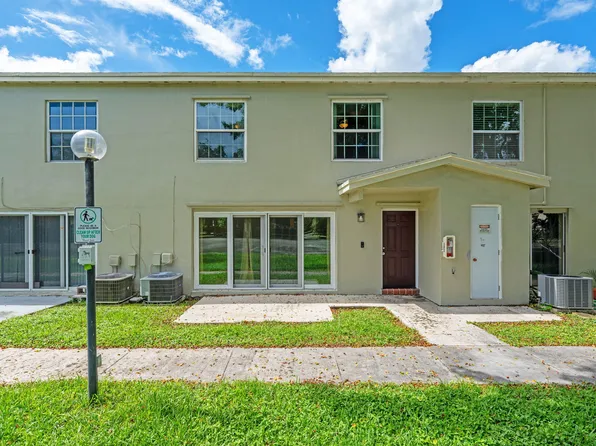 5850 NW 57th Avenue #5, Tamarac, FL 33319