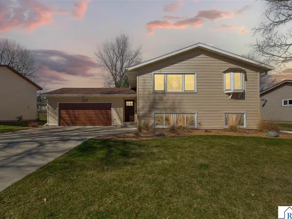 1117 Eastgate Rd, Albert Lea, MN 56007