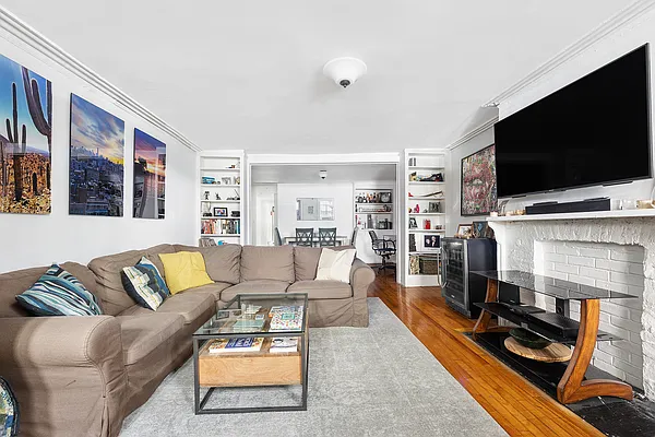 Rented by Compass | media 9