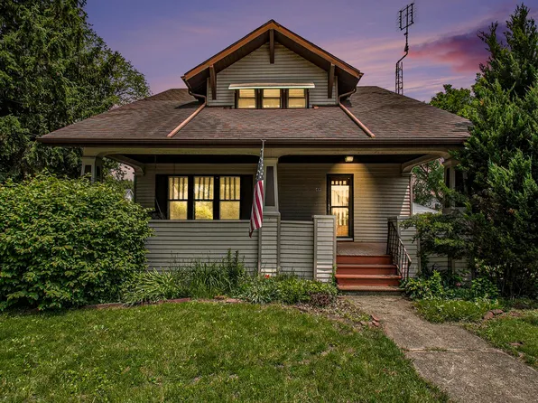 419 S 1st St, Pierceton, IN 46562