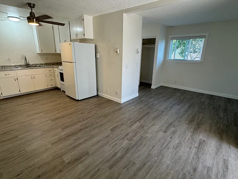 Magnolia Manor — Photo 13