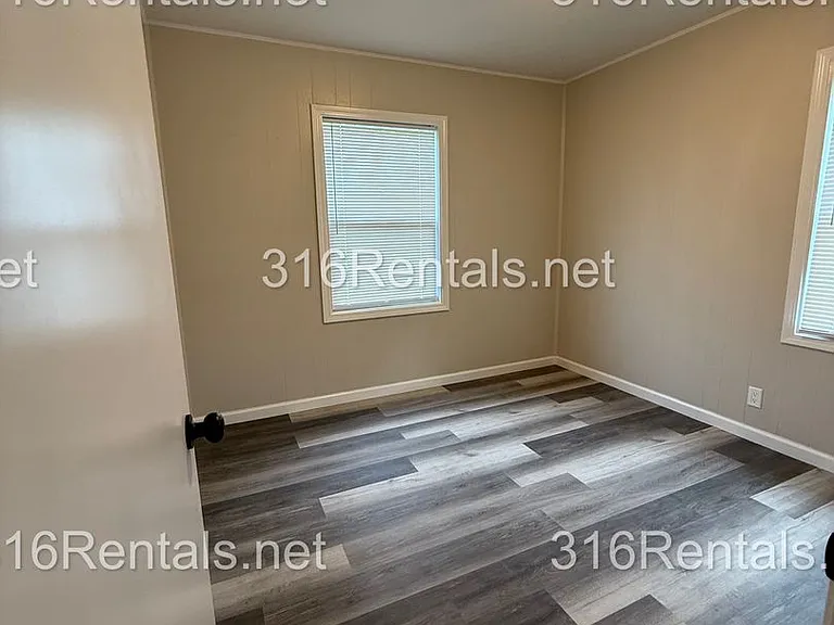 4324 S Dover St — Photo 11