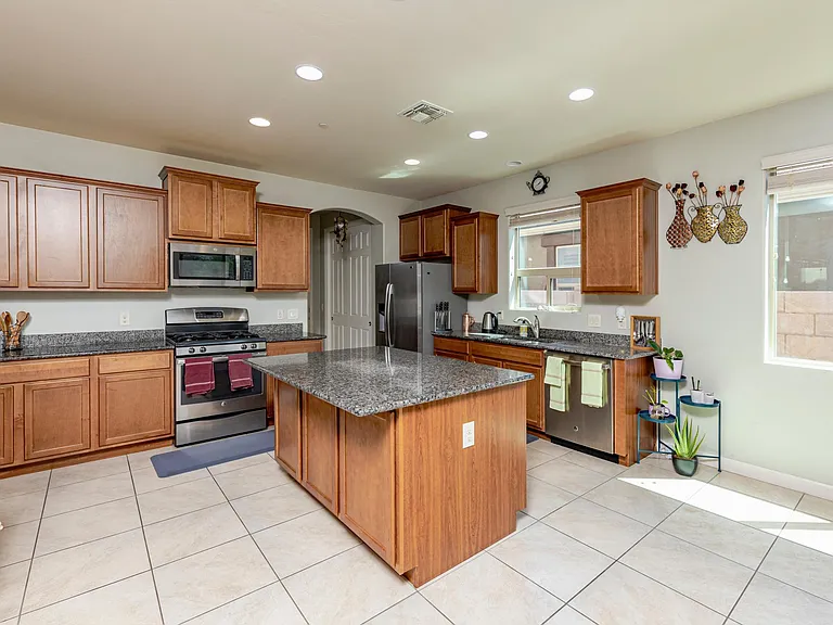 8479 N Gaetano Loop — Photo 8
