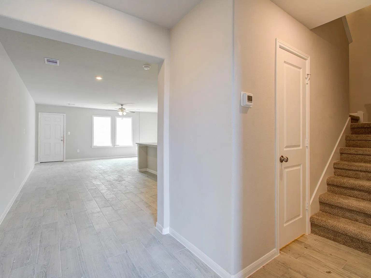 3 bed, 2.5 bath, 1365 sqft, $1,900 — Photo 4