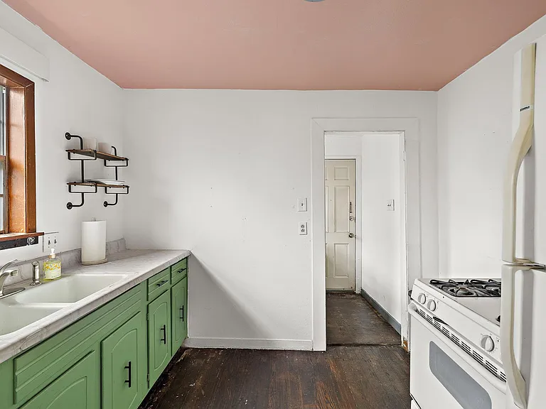 1710 Haskell St — Photo 12