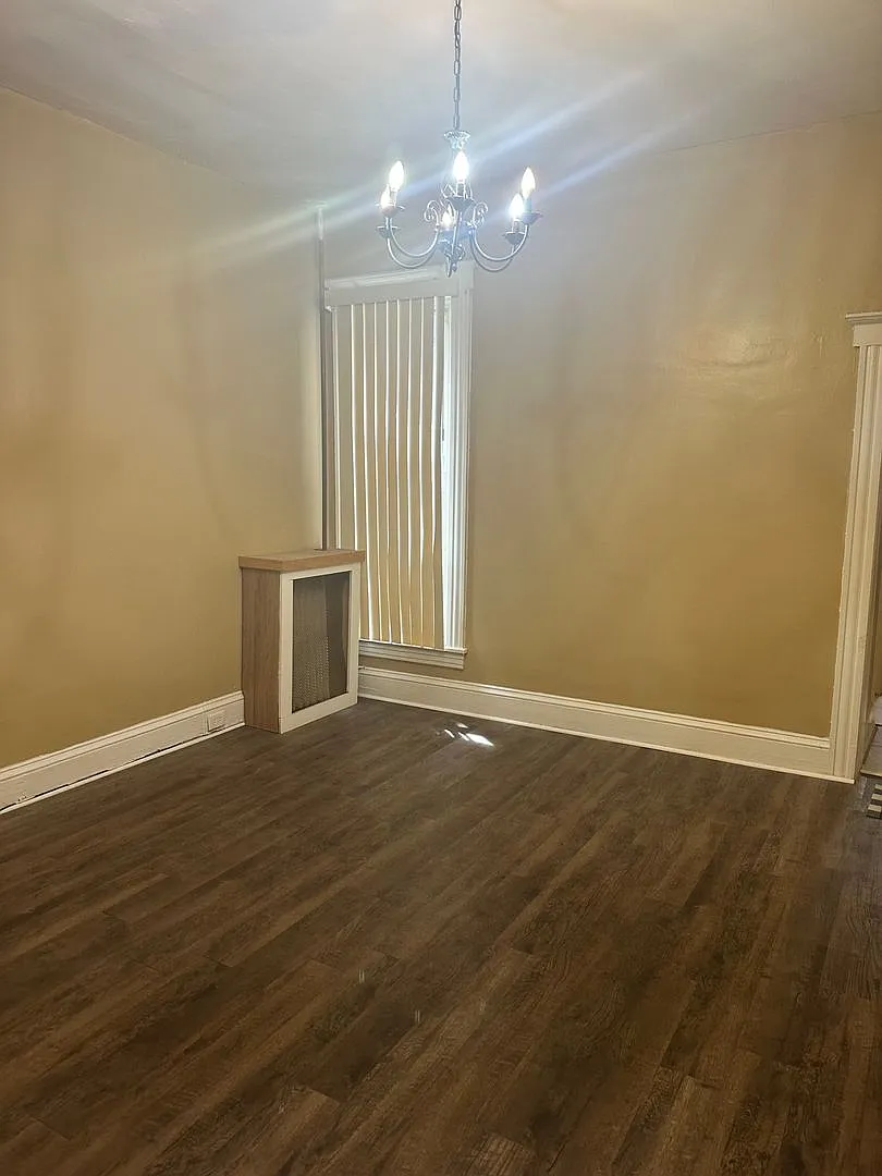 Spacious Home! Finished Basement! W/D! Available Now! — Photo 3