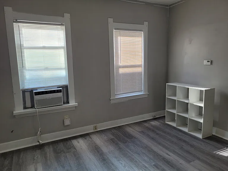 112 Boston Ct — Photo 10