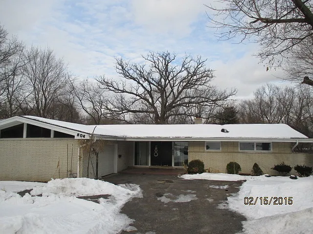 804 Edgewater Dr photo 1