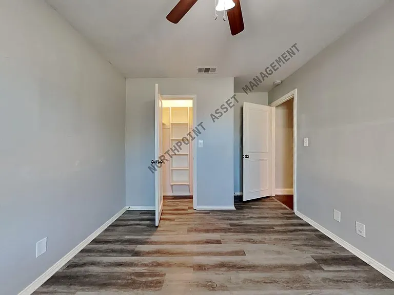 2724 Russwood Ln — Photo 17