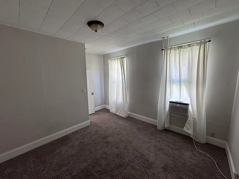 403 Queen Ave N #1 — Photo 14