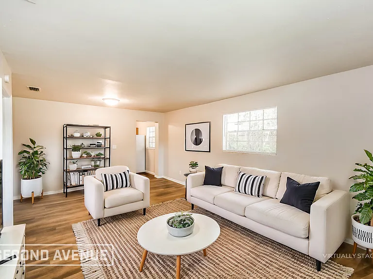 1123 De Paul Dr — Photo 2