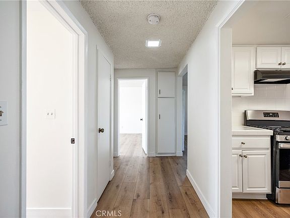 4th image of 972 W 14th St APT 3