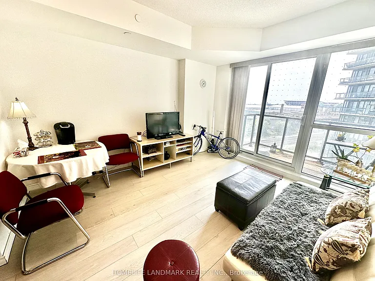 49 E Liberty St #706 — Photo 3