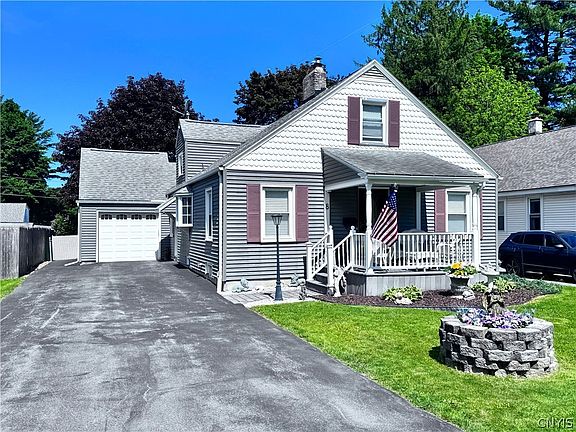 2nd image of 8 Hara Cres