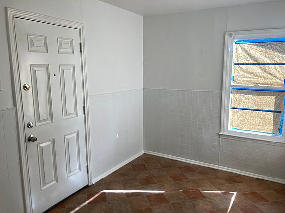 2nd image of 1261 Golla Dr