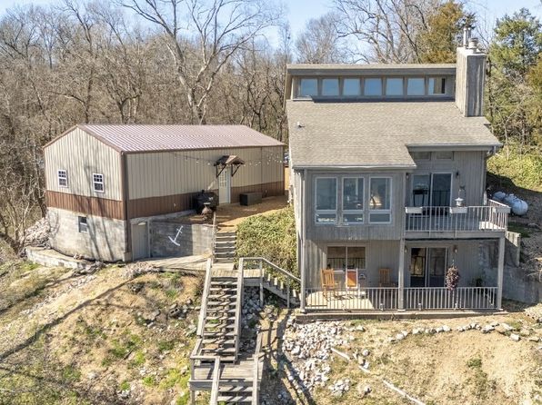 1515 Riverside Ln, Adamsville, TN 38310