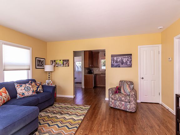 3rd image of 117 Brooklyn Ave