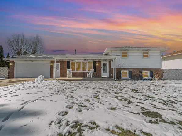 600 W Dawn Dr, Freeland, MI 48623